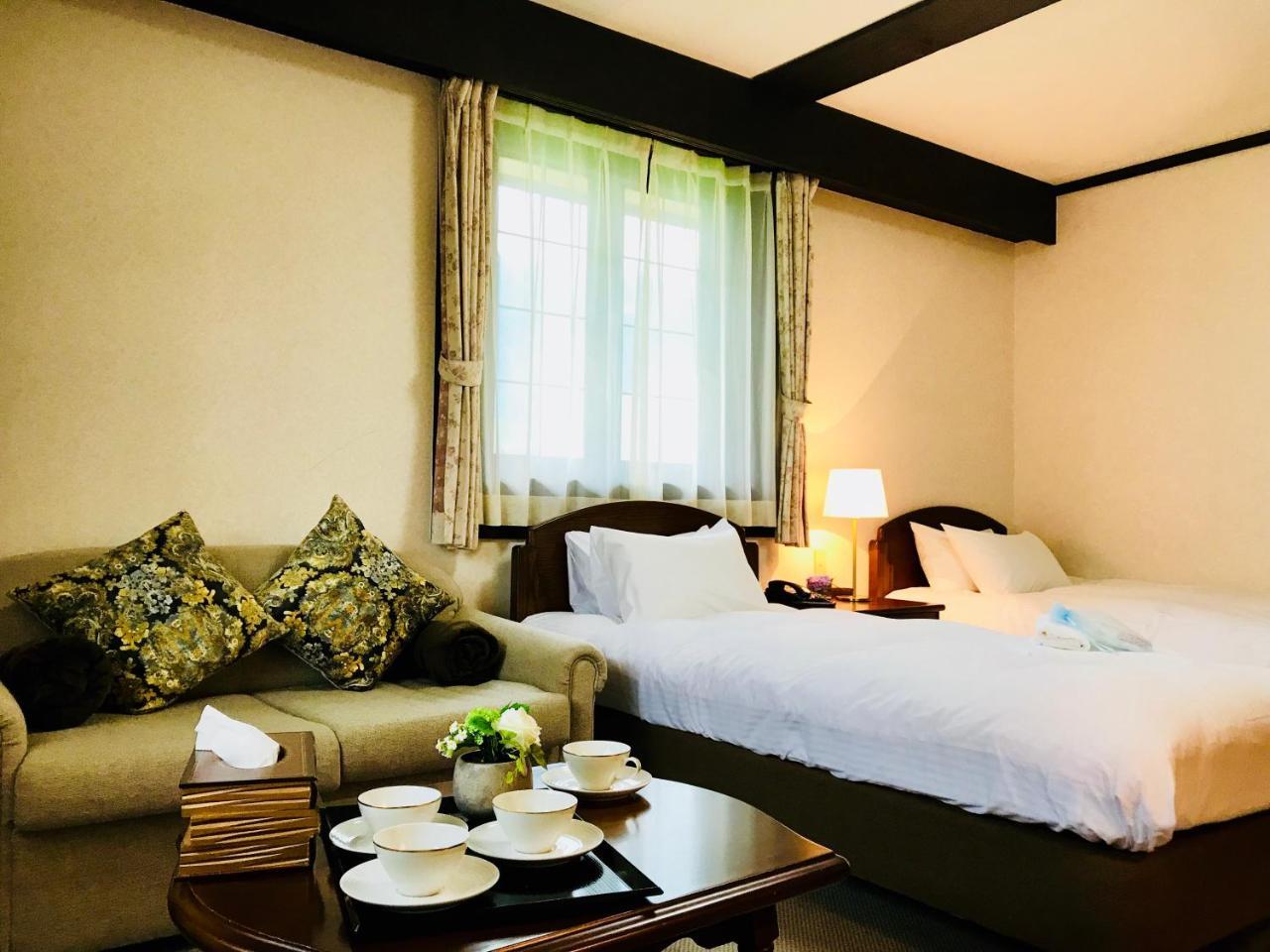 Shakespeare Hotel Hakuba Buitenkant foto